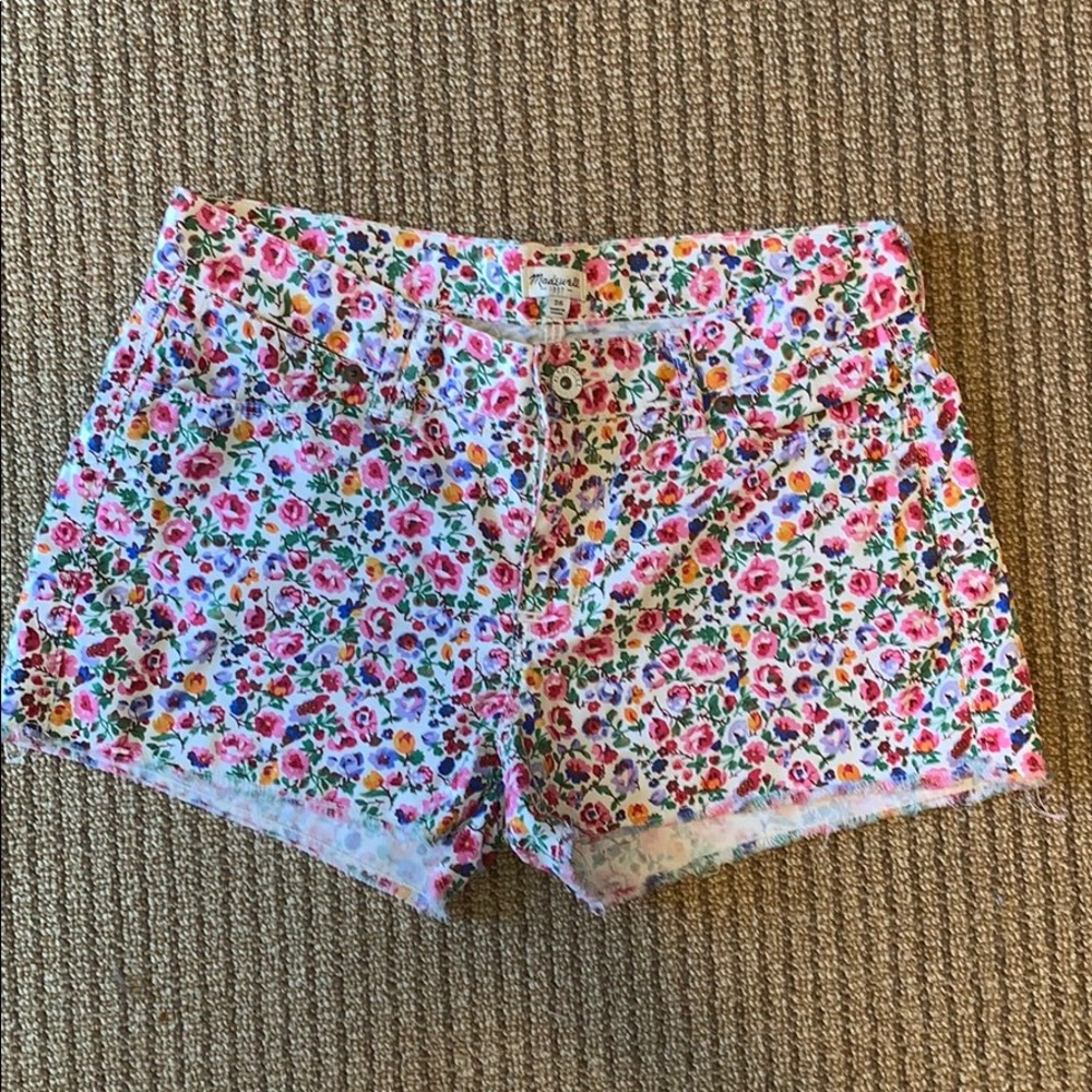 Madewell mid-rise flower patterned shorts